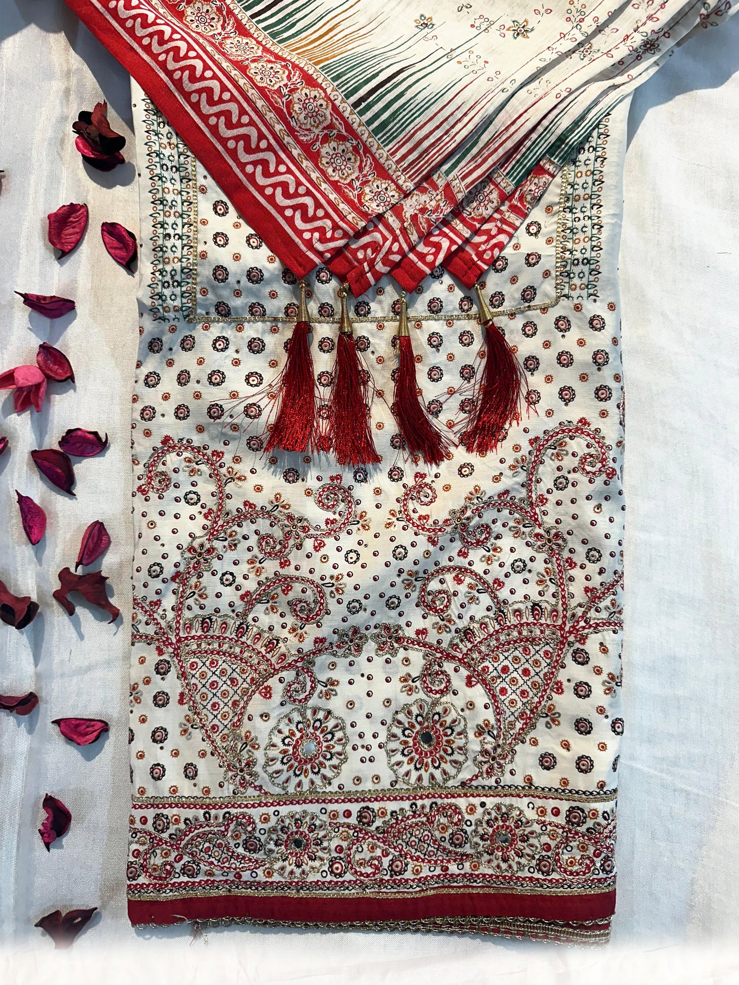 Muslin Fabric Unstitched Suit set Cream and Maroon